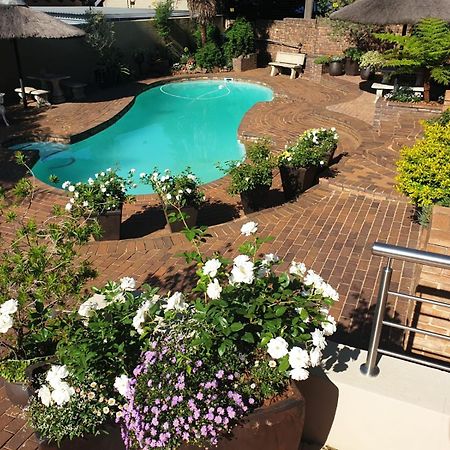 125 On Van Buuren Road Guest House โจฮันเนสเบิร์ก ภายนอก รูปภาพ