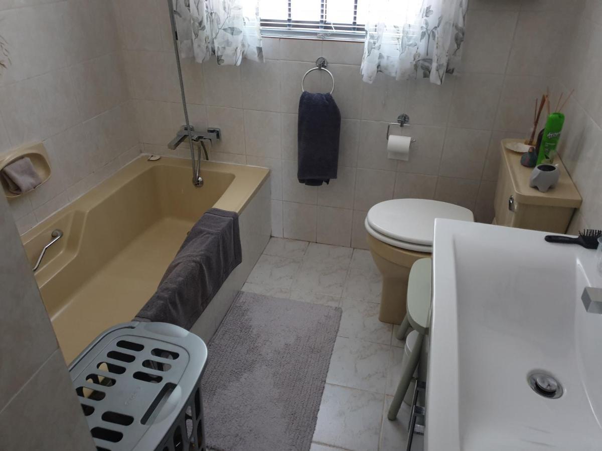 125 On Van Buuren Road Guest House โจฮันเนสเบิร์ก ภายนอก รูปภาพ