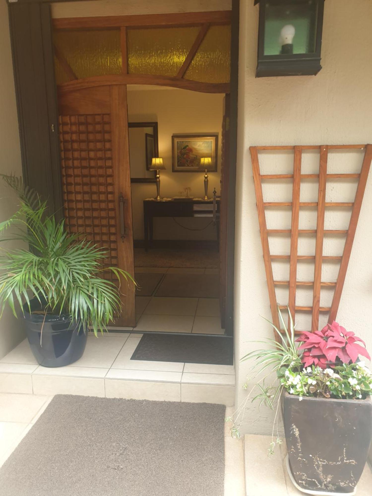 125 On Van Buuren Road Guest House โจฮันเนสเบิร์ก ภายนอก รูปภาพ
