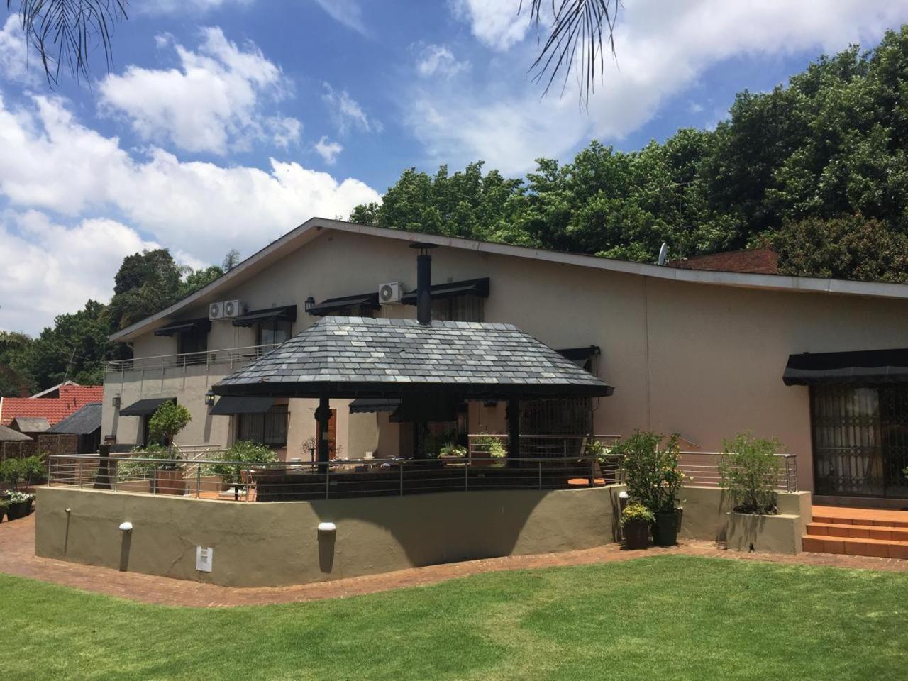 125 On Van Buuren Road Guest House โจฮันเนสเบิร์ก ภายนอก รูปภาพ