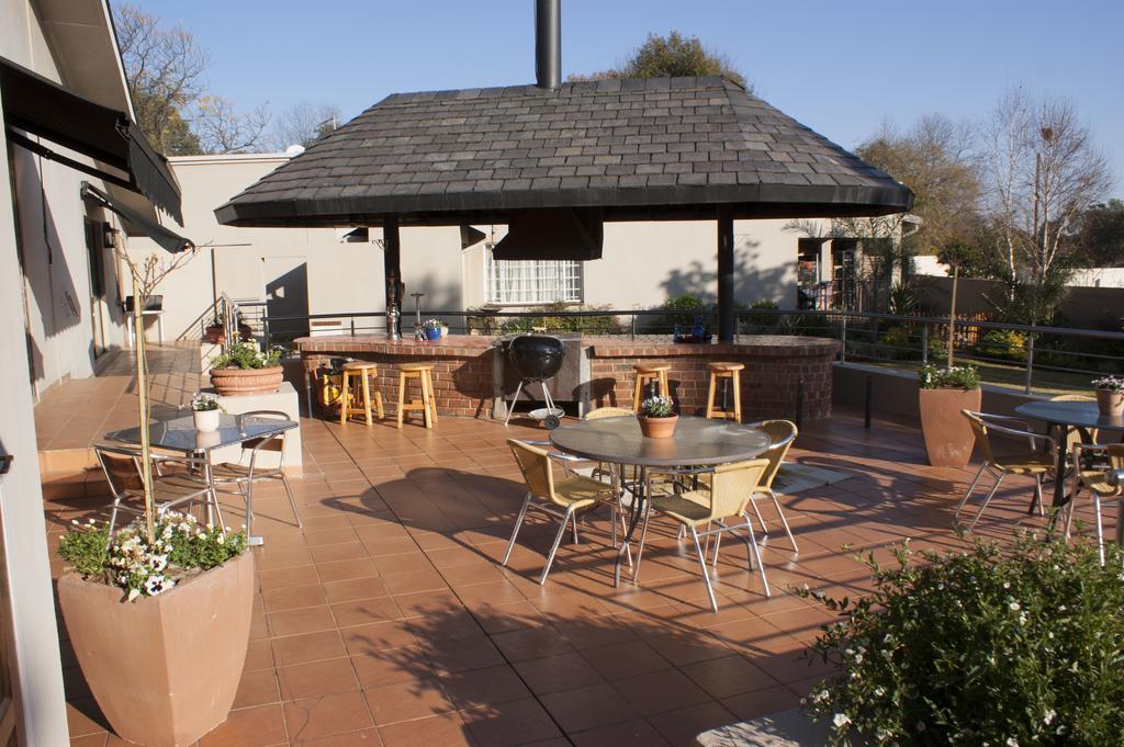 125 On Van Buuren Road Guest House โจฮันเนสเบิร์ก ภายนอก รูปภาพ